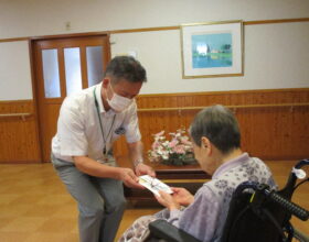 祝! 100歳のお祝いと
