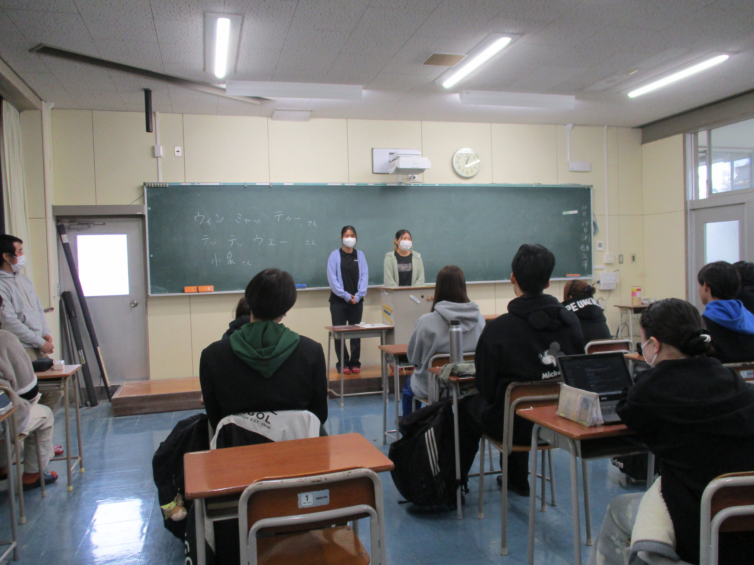 勝山高校蒜山校地で「ジャーゼント」と「モンティ」を作る